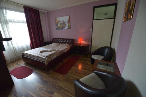Auf dem Foto ist das Objekt Guesthouse Duga in der Stadt Belgrad zu sehen.