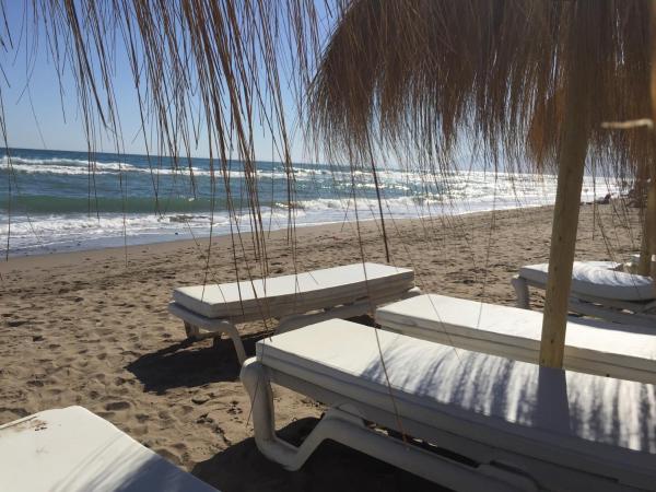 A la foto es mostra l'objecte Casa Piscina situat a la ciutat de Marbella.