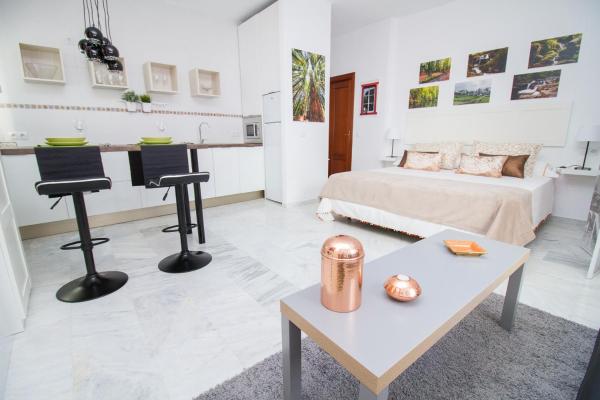 Na zdjęciu widoczny jest obiekt Good Vibes Estudio Deluxe Trinidad 1 położony w mieście Malaga.