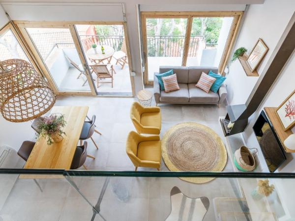 La Vie En Rouge Sa Riera Ref 350 - Begur