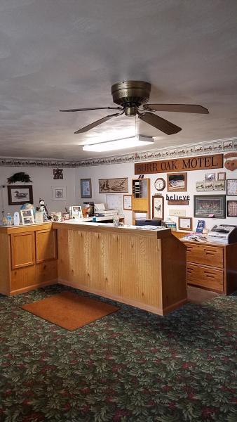 A la foto es mostra l'objecte Burr Oak Motel situat a la ciutat de Algona.
