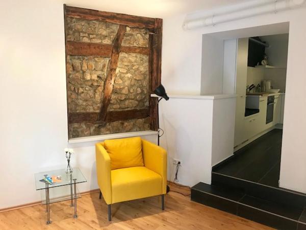A la foto es mostra l'objecte Büdinger Hof situat a la ciutat de Weinheim.