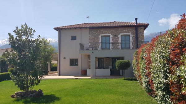 A la foto es mostra l'objecte Villa Magoula situat a la ciutat de Sparti.