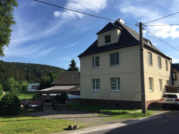 写真にはStützerbach市にあるFerienwohnung Amandaが写っています。
