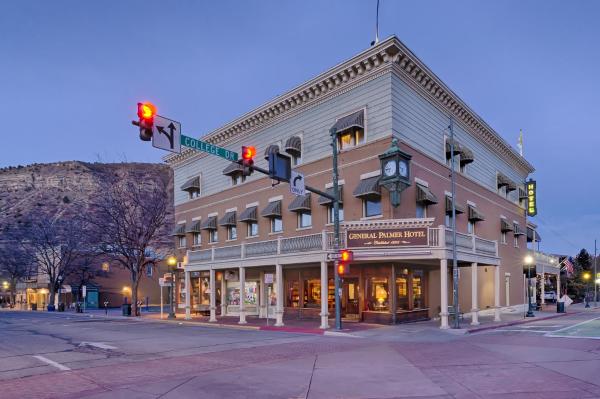 Na foto é possível ver o objeto General Palmer Hotel localizado na cidade de Durango.