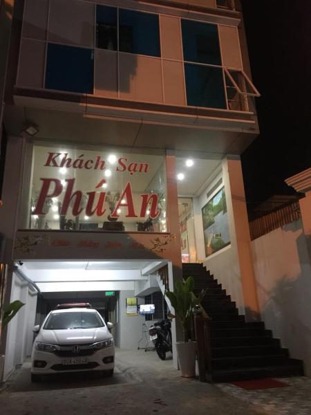 A la foto es mostra l'objecte Khách sạn Phú An situat a la ciutat de Xóm Lơn.