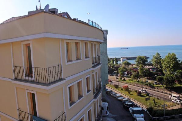 The photo shows the Feza Otel located in the city of Trabzon.