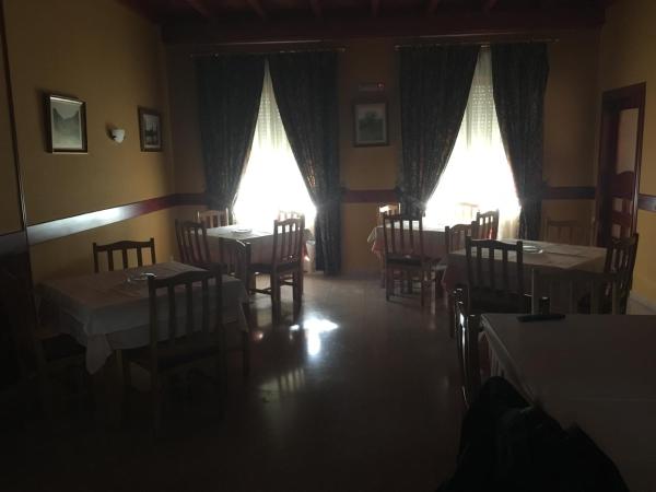 Na fotografii je vidět objekt Hostal Moraleda ** nacházející se ve městě Alcolea de Calatrava.