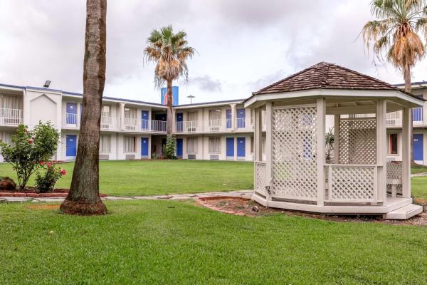 La photo montre l'objet Motel 6-Houston, TX - East situé dans la ville de Jacinto City.