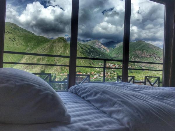 A la foto es mostra l'objecte Chemodann Kazbegi situat a la ciutat de Kazbegi.