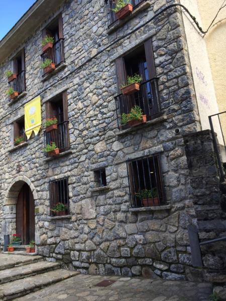 A la foto es mostra l'objecte Pensión Panticosa situat a la ciutat de Panticosa.
