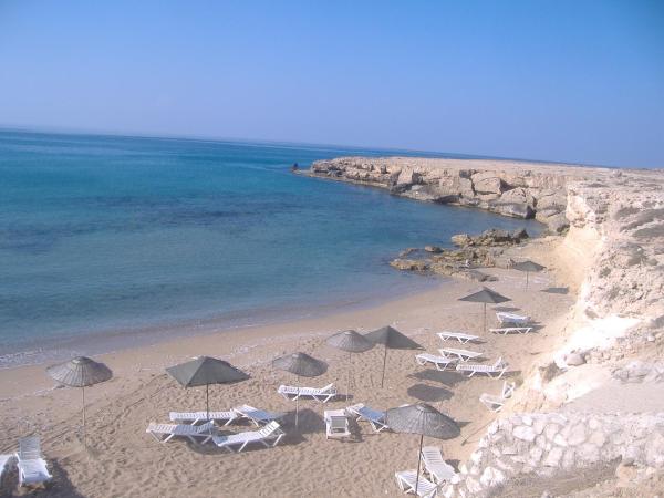 Na zdjęciu widoczny jest obiekt Theresa Hotel at Karpaz Peninsula położony w mieście Ayia Trias.