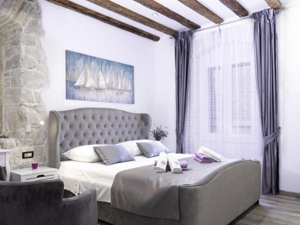 Op de foto is het object Apartmani Split L&A te zien, gelegen in de stad Split.
