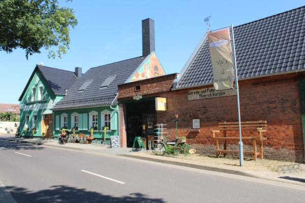 На фото показан объект Heinrich's Pension & Ferienwohnungen, расположенный в городе Groß Rosenburg.