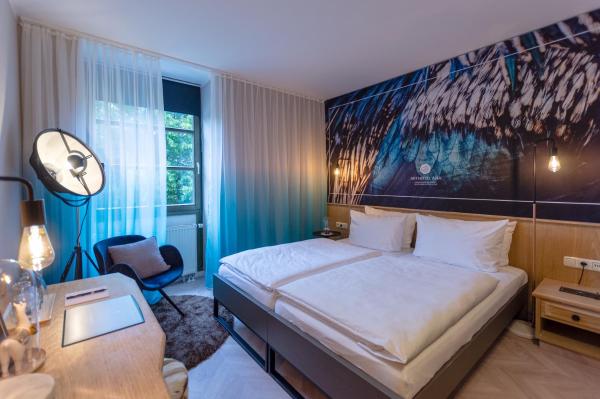På billedet ses objektet Arthotel ANA Aura beliggende i byen Adelsried.