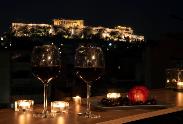 A la foto es mostra l'objecte Mosaics Astonishing Acropolis view Aprtm situat a la ciutat de Atenes.