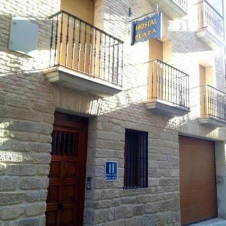 A la foto es mostra l'objecte Hostal La Plaza situat a la ciutat de Mendigorría.