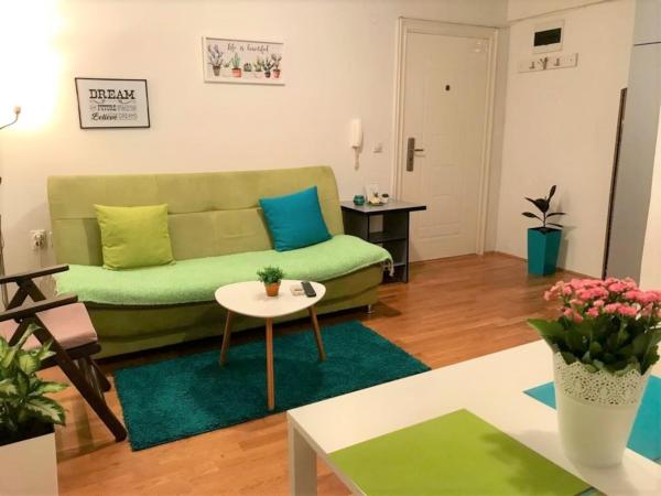 Regina's Park Studio Apartment
