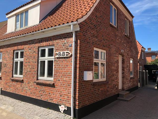 На фото показан объект Bredgade 10 Thyborøn, расположенный в городе Thyborøn.