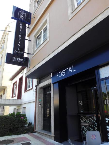 写真にはVilarrodis市にあるHostal Galicia Arteixoが写っています。