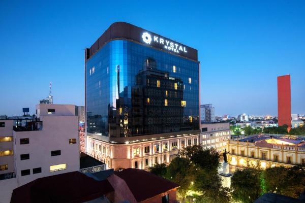 A la foto es mostra l'objecte Krystal Monterrey situat a la ciutat de Monterrey.