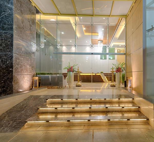 The photo shows the Hotel Lance International located in the city of Nāgercoil.