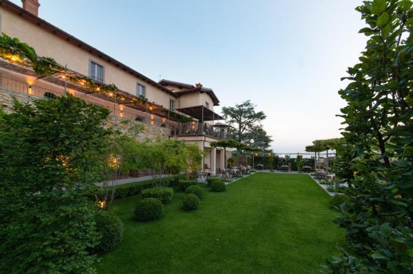 Na zdjęciu widoczny jest obiekt Relais San Vigilio al Castello położony w mieście Bergamo.