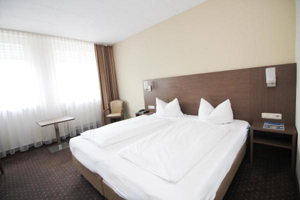 照片显示了位于Lichteneiche市的Hotel Berliner Ring物件。