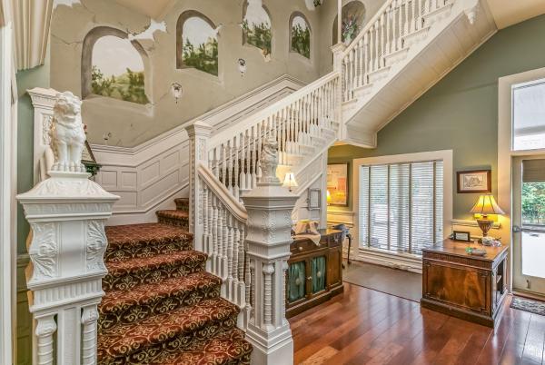A la foto es mostra l'objecte The Mayor's Mansion Inn situat a la ciutat de Chattanooga.