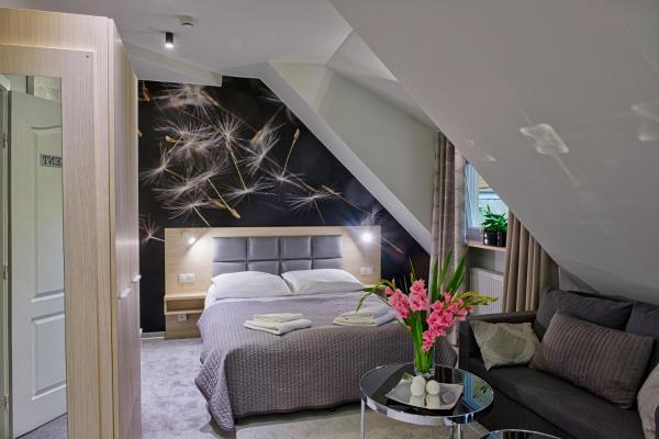 På billedet ses objektet Hotel Podjadek beliggende i byen Sobótka.