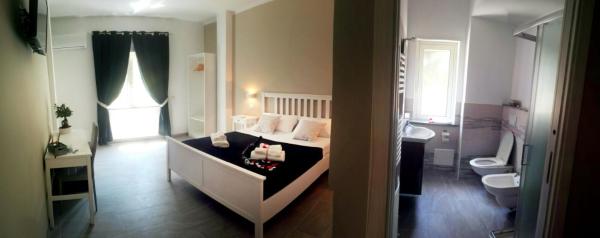Na fotografii je vidět objekt Cosmo Rooms a pochi passi da Tropea nacházející se ve městě Tropea.