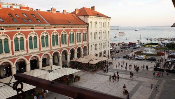 Na fotografii je vidět objekt Loft at Republic Square nacházející se ve městě Split.