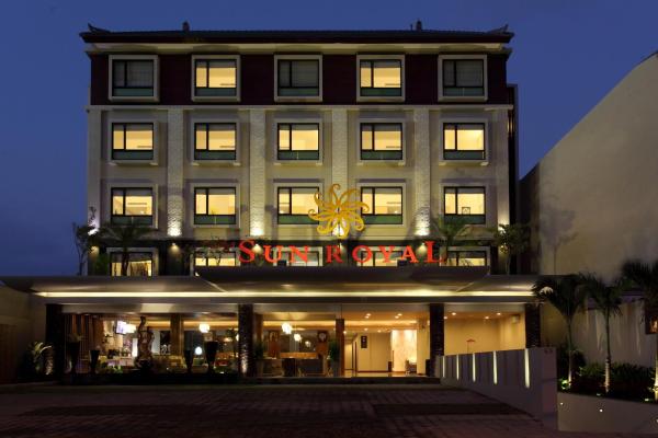 A la foto es mostra l'objecte Sun Royal Hotel situat a la ciutat de Kuta.
