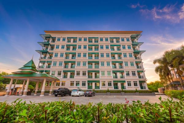 A la foto es mostra l'objecte Evergreen Suite Hotel situat a la ciutat de Suratthani.