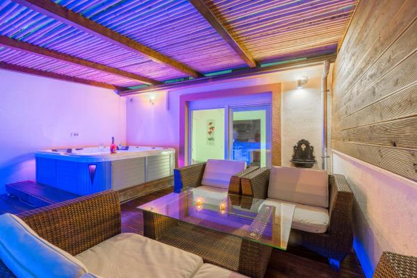 照片显示了位于Split市的Alena apartment with jacuzzi物件。