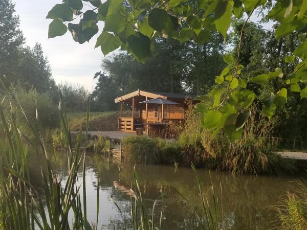 На фото показан объект West Pool Cabin, расположенный в городе Ingham.