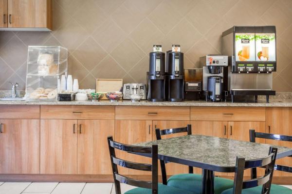 Photo 8 : Super 8 by Wyndham Dauphin
