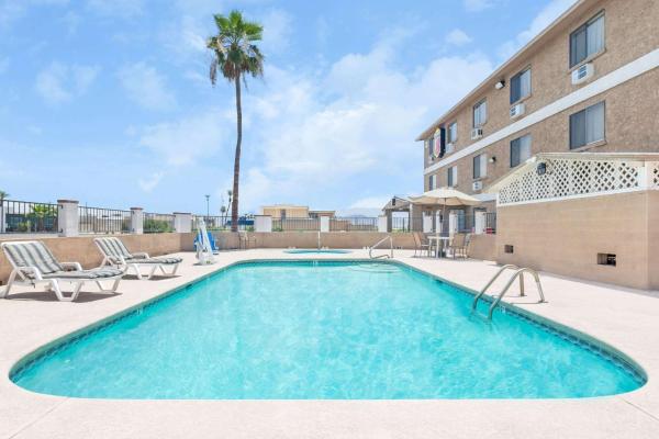 Kuva 4: Super 8 by Wyndham Lake Havasu City