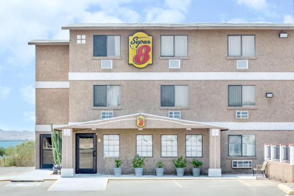 Kuva 2: Super 8 by Wyndham Lake Havasu City