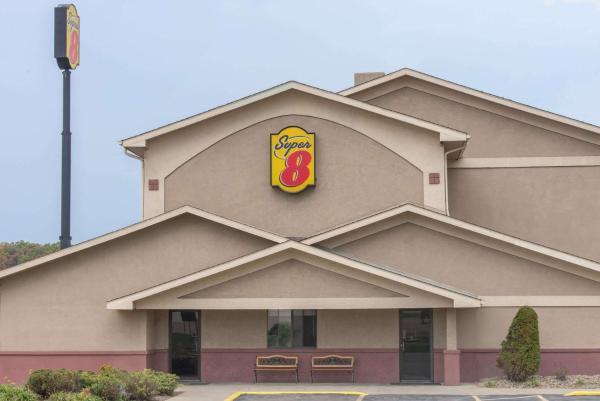 På billedet ses objektet Super 8 by Wyndham Youngstown/Austintown beliggende i byen Niles.