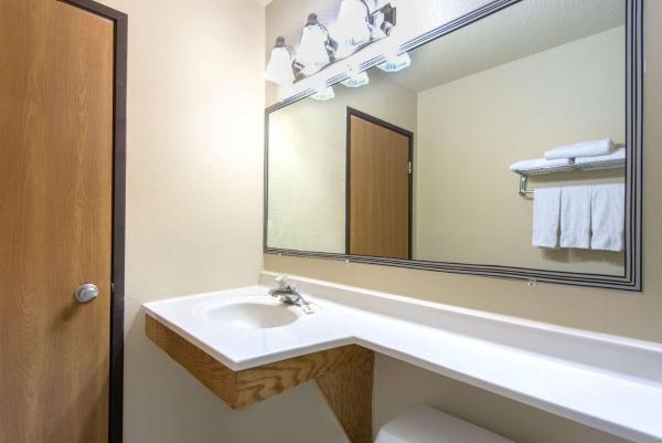 Super 8 by Wyndham Youngstown/Austintown photo 5