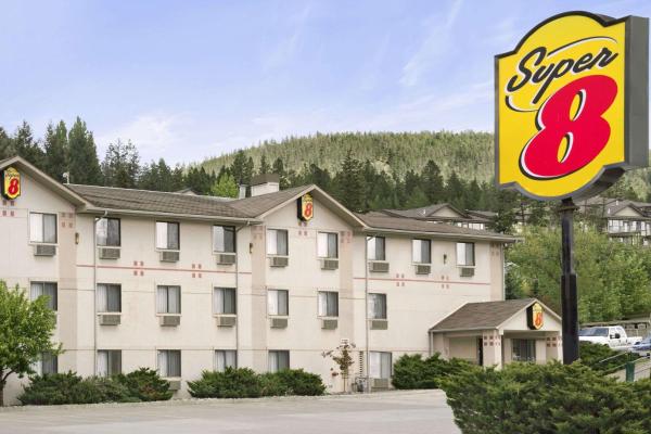 Auf dem Foto ist das Objekt Super 8 by Wyndham Williams Lake BC in der Stadt Williams Lake zu sehen.