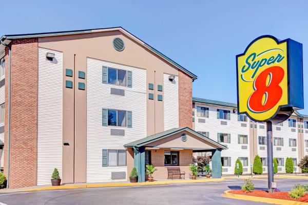 Bilde 1: Super 8 by Wyndham Louisville Airport