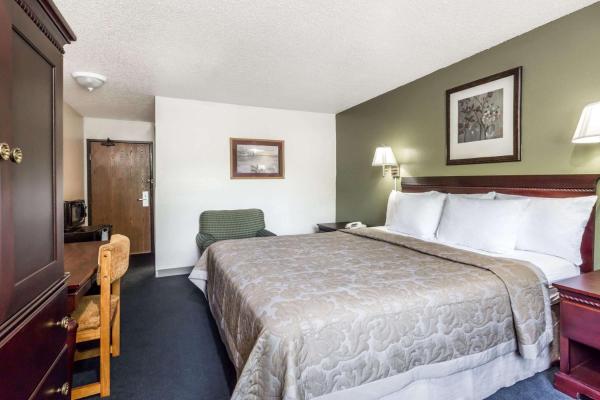 Super 8 by Wyndham Hampton photo 6