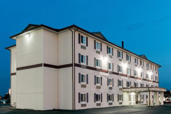 A la foto es mostra l'objecte Super 8 by Wyndham Springfield East situat a la ciutat de Springfield.