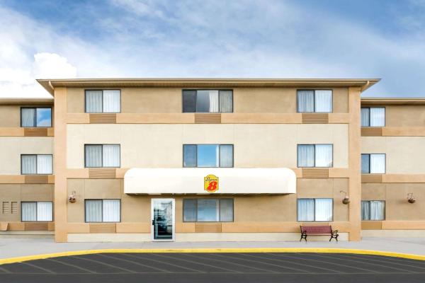 A la foto es mostra l'objecte Super 8 by Wyndham Cedar City situat a la ciutat de Cedar City.