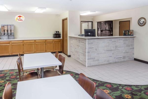 Foto 2: Super 8 by Wyndham Pekin/Peoria Area