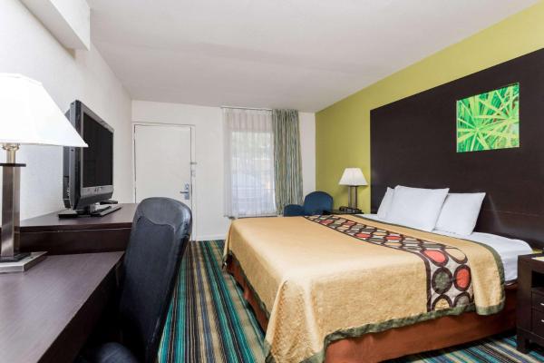 Super 8 by Wyndham Augusta photo 4