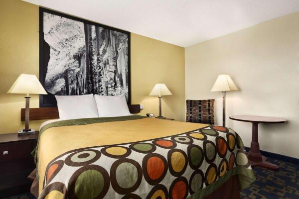 Foto 4: Super 8 by Wyndham Carlsbad