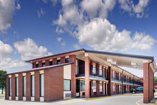 Kuvassa näkyy kohde Super 8 by Wyndham Chattanooga Ooltewah, joka sijaitsee kaupungissa Ooltewah.